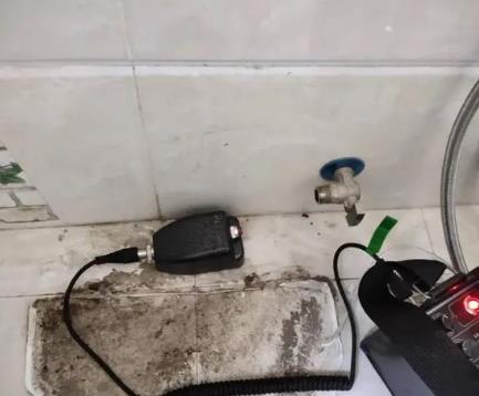 郑州中原区屋顶漏水维修公司分享下卫生间漏水的危害及解决方法